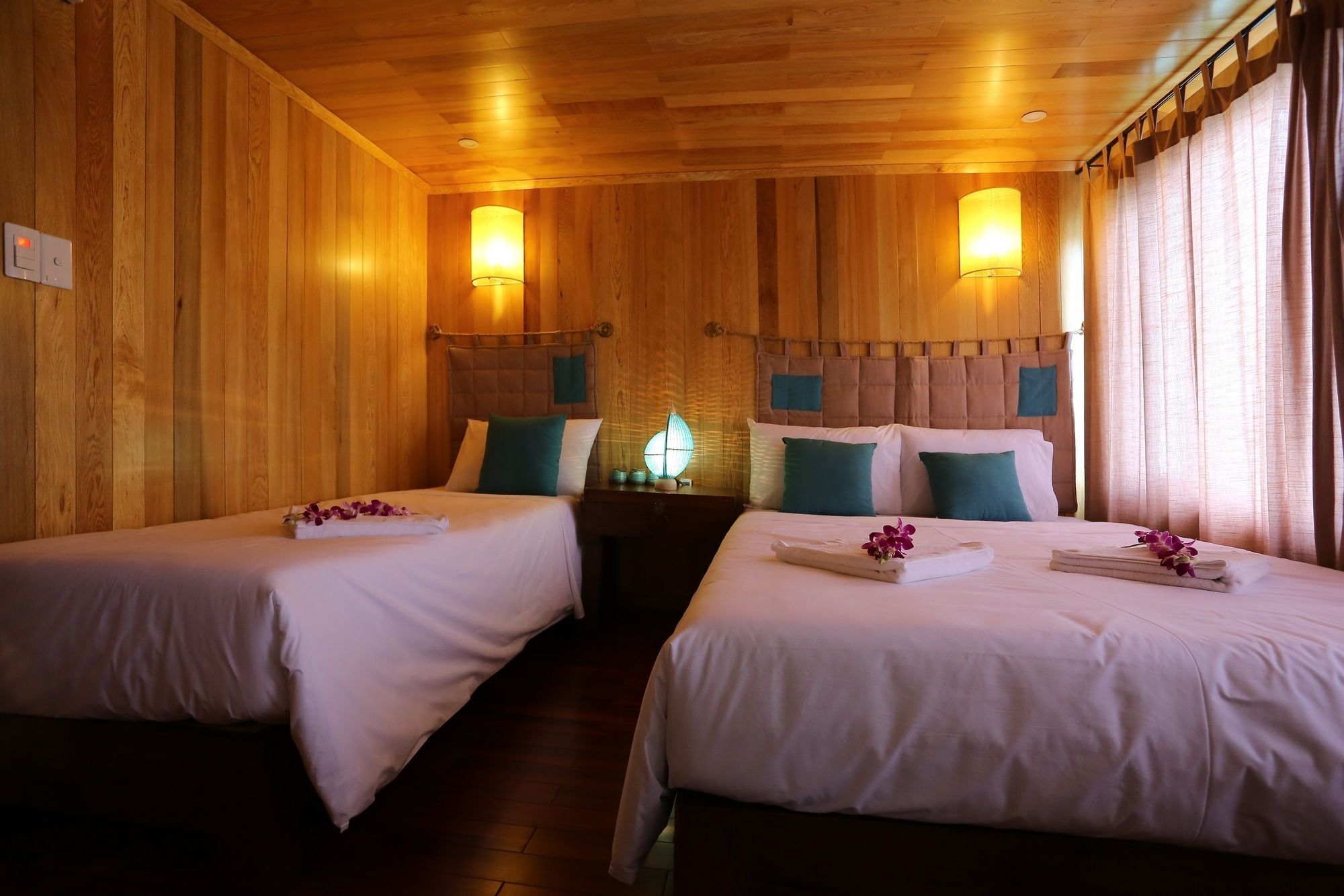 Secret Halong Cruise Hotel Ha Long Exterior photo