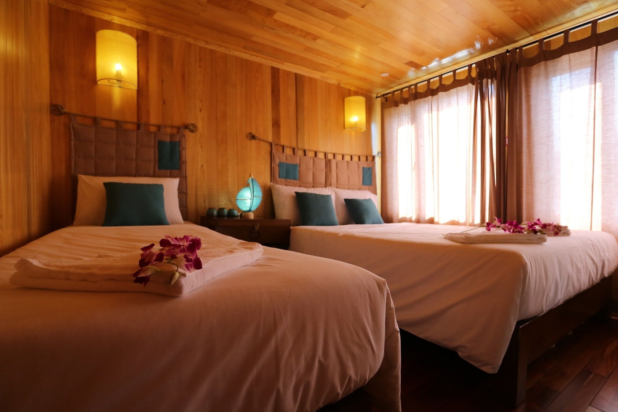 Secret Halong Cruise Hotel Ha Long Exterior photo